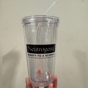 Neutrogena Clear Tumbler with Straw